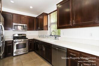824 Gold Ln in West Sacramento, CA - Building Photo - Building Photo