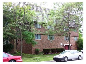 River Bend Apartments in Milwaukee, WI - Building Photo - Building Photo