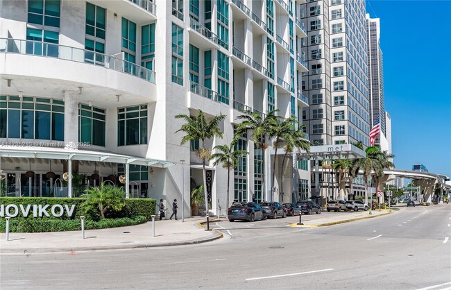 300 S Biscayne Blvd, Unit 1905 in Miami, FL - Building Photo - Building Photo