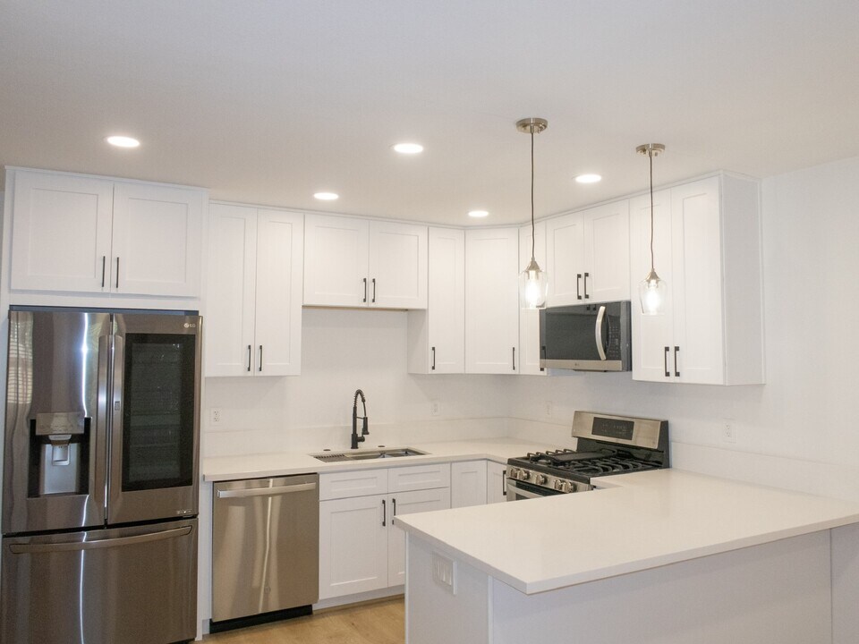 4010 Corte Tierra Alta in La Mesa, CA - Foto de edificio