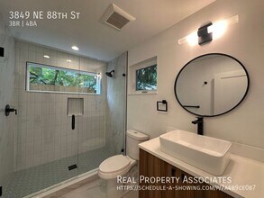 3849 NE 88th St in Seattle, WA - Building Photo - Building Photo