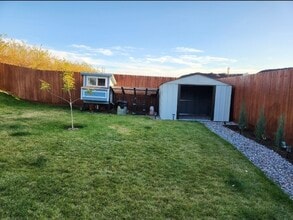 305 E Pacific St in East Helena, MT - Building Photo - Building Photo