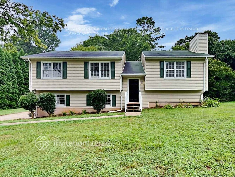 104 Village Ct in Woodstock, GA - Foto de edificio
