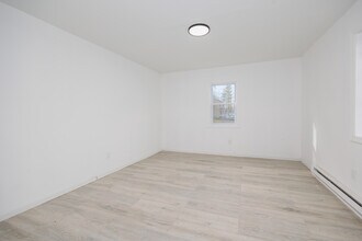1021 NY-211 in Middletown, NY - Building Photo - Building Photo