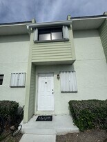9427 S Ocean Dr in Jensen Beach, FL - Building Photo