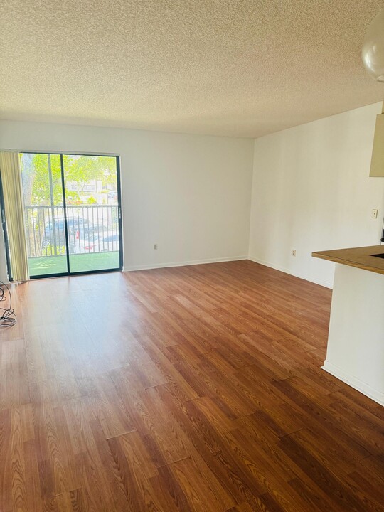 9466 S Belfort Cir in Tamarac, FL - Building Photo