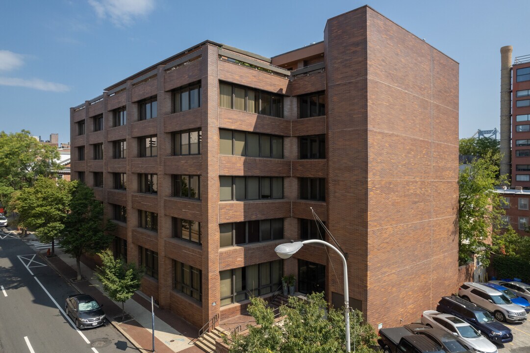 125-127 N 4th St in Philadelphia, PA - Building Photo