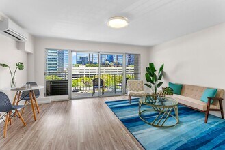 731 Amana St in Honolulu, HI - Foto de edificio - Building Photo