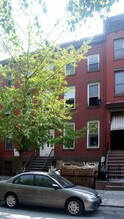 Estate Of Louise Imparato in Brooklyn, NY - Foto de edificio - Building Photo