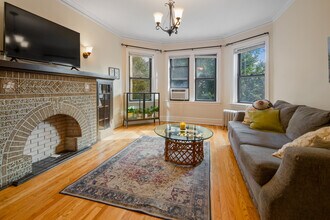 2708 W Cortland St in Chicago, IL - Building Photo - Building Photo