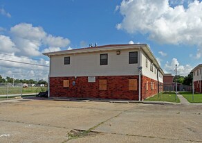 1500-1512 Hendee St in New Orleans, LA - Building Photo