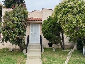 11529 Iowa Ave, Unit 11529 in Los Angeles, CA - Building Photo