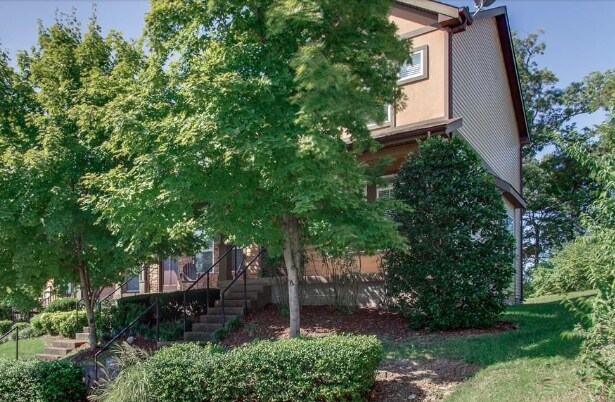 2364 Zermatt Ave in Nashville, TN - Foto de edificio