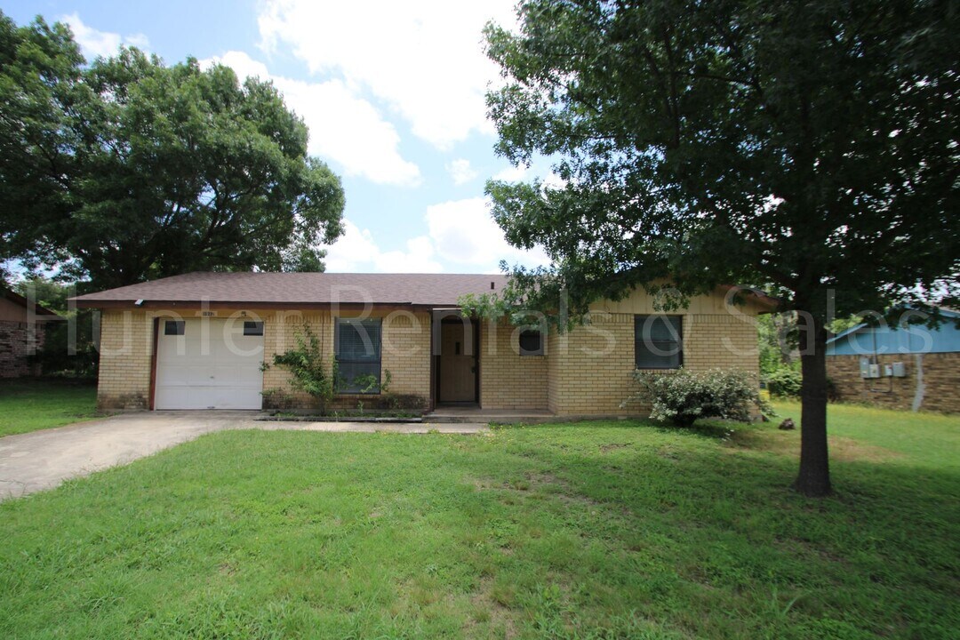 1912 N 60th St in Killeen, TX - Building Photo