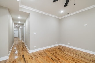 6338 S Vernon Ave, Unit 2N in Chicago, IL - Foto de edificio - Building Photo