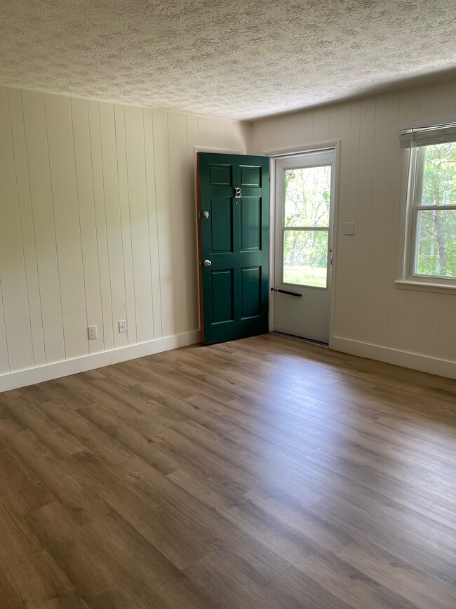 68 Webb Cove Rd, Unit B