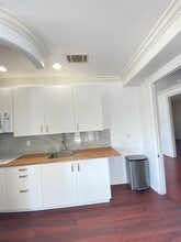 2318 N Keystone St in Burbank, CA - Foto de edificio - Building Photo
