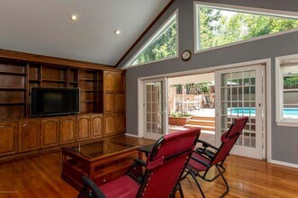 4926 Viro Rd in La Cañada Flintridge, CA - Building Photo - Building Photo