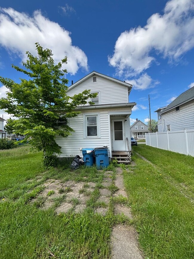 3119 Camden Ave in Lorain, OH - Building Photo - Building Photo