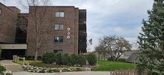 930 Taylor Dr in Gurnee, IL - Building Photo