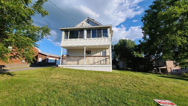 416 Greenside Ave in Canonsburg, PA - Building Photo - Building Photo