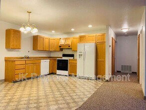 1613 Sand Ct in Great Falls, MT - Building Photo - Building Photo