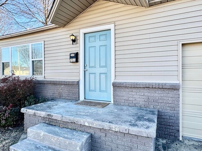 202 E 6th St in Owasso, OK - Building Photo - Building Photo