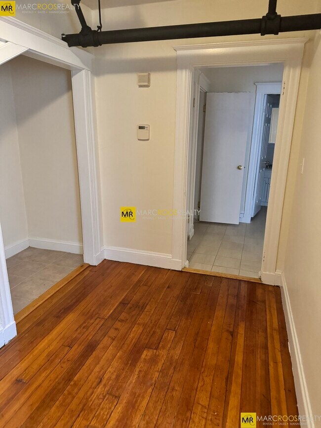 9 Barrows St, Unit B in Boston, MA - Building Photo - Building Photo