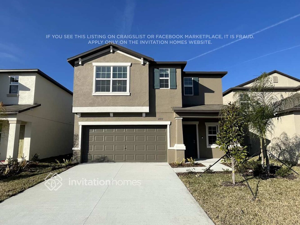11977 Lavender Loop in Spring Hill, FL - Building Photo