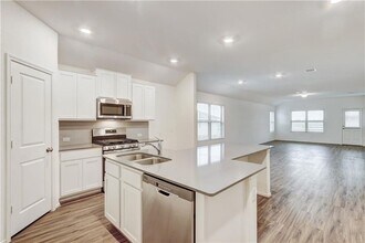 5828 Bellissima Way in Round Rock, TX - Foto de edificio - Building Photo