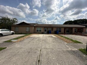 1715 Oak Branch Ct in Brandon, FL - Building Photo - Building Photo