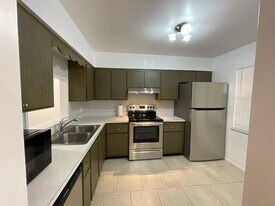 2302 Sunrise Blvd in Fort Pierce, FL - Building Photo