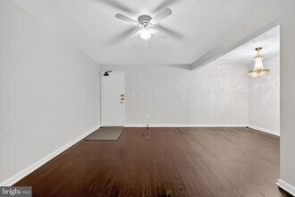2321 Altamont Pl SE, Unit 103 in Washington, DC - Building Photo - Building Photo