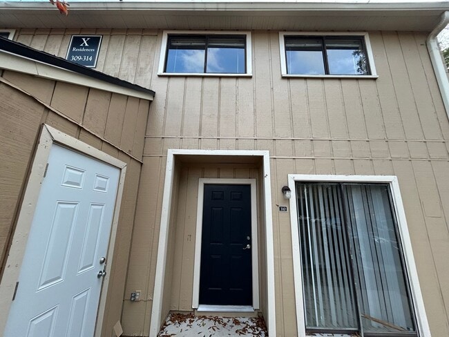 507 NW 39th Rd in Gainesville, FL - Building Photo - Building Photo