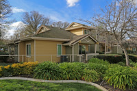 Vintage Oaks Senior Apartments in Citrus Heights, CA - Foto de edificio - Building Photo