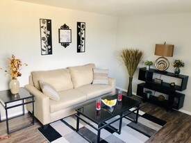 Autumn Lane Apartments in Colorado Springs, CO - Building Photo