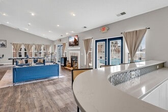 Maple Village of Southgate Apartments in Southgate, MI - Foto de edificio - Building Photo