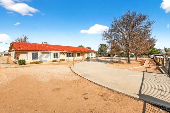 15380 Mission St in Hesperia, CA - Building Photo - Building Photo