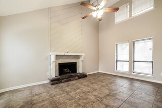 4381 Crescent Park Dr in Memphis, TN - Building Photo - Building Photo