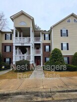 302 Bubble Creek Ct in Fayetteville, NC - Building Photo