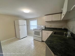 25 Crane St in Kingston, NY - Building Photo - Building Photo