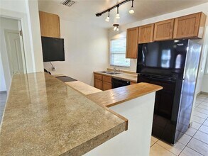 323 Palmetto Rd W in Nokomis, FL - Foto de edificio - Building Photo