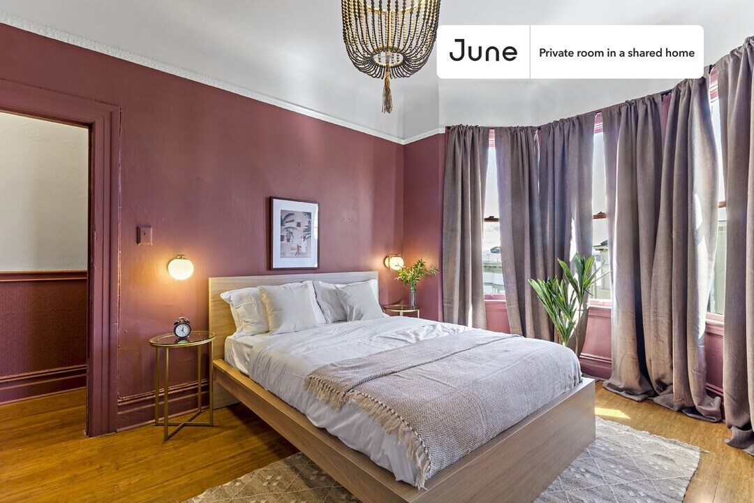 Private bedroom in 4 bed/1.5 bath Home in San Francisco, CA - Building Photo