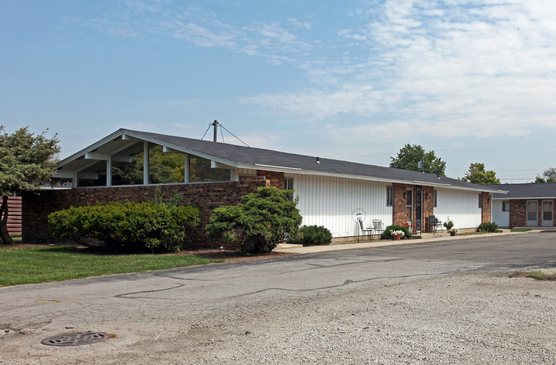 Wildwood Place in Fort Wayne, IN - Building Photo