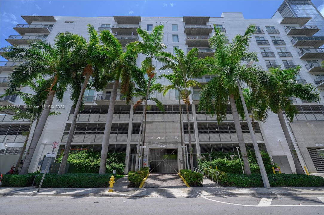 455 NE 25th St in Miami, FL - Building Photo