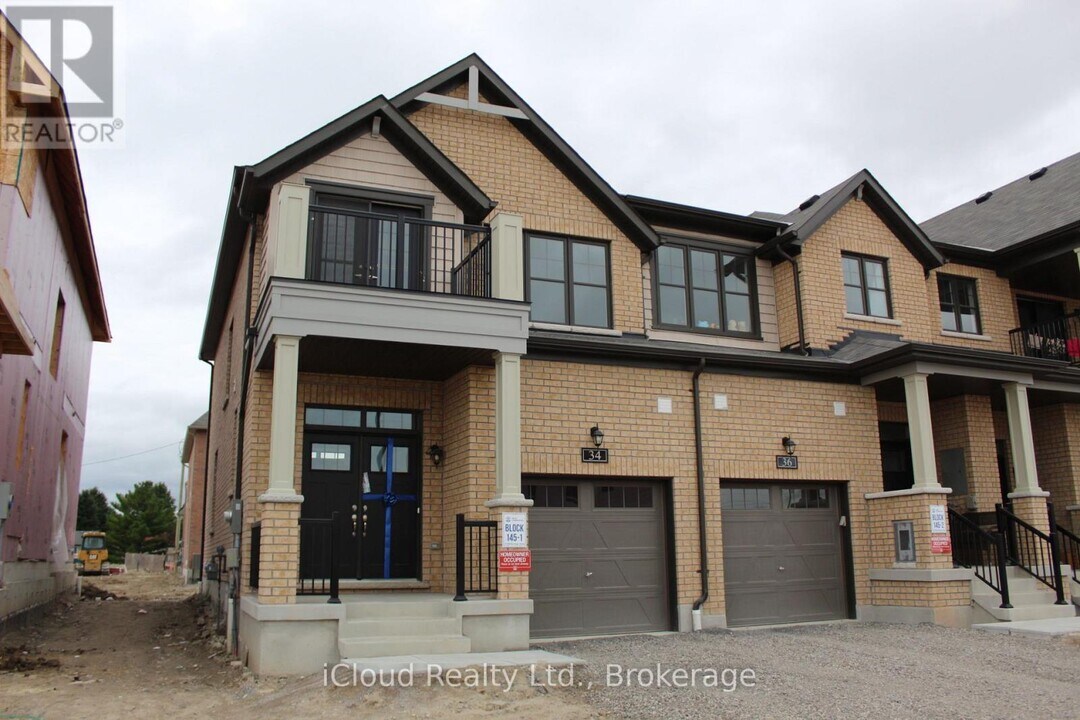 34 Marlborough St. in Whitby, ON - Building Photo