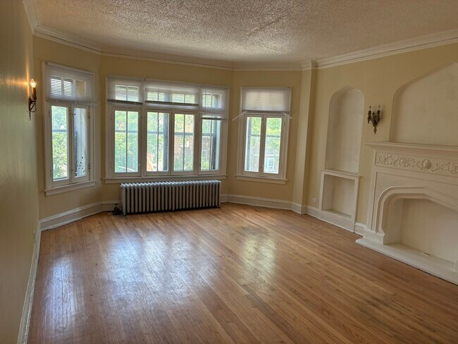 8131 S Kingston Ave in Chicago, IL - Building Photo - Building Photo