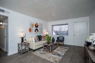 Pasadena Apartments in Farmers Branch, TX - Building Photo