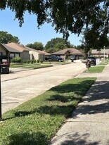 2715 Spring Canyon Ct in Houston, TX - Building Photo