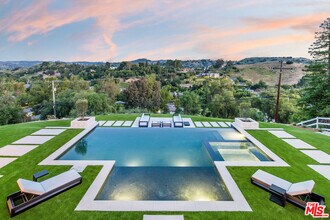 5625 Penland Rd in Hidden Hills, CA - Building Photo - Building Photo